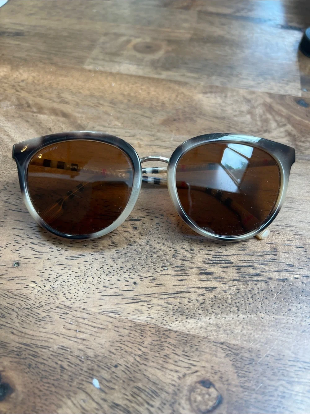 Burberry Brown Gradient Round Frame Sunglasses